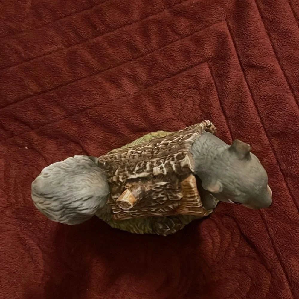 SQUIRREL! VTG Homco Masterpiece Porcelain Squirrel Figurine‎ Signed Mizuno 1986